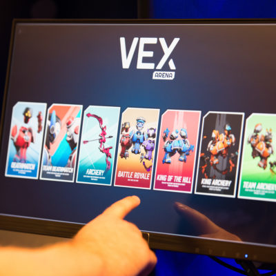 Choisissez votre carte et vos parties avant de vous battre dans la VEX Arena pour LBVR